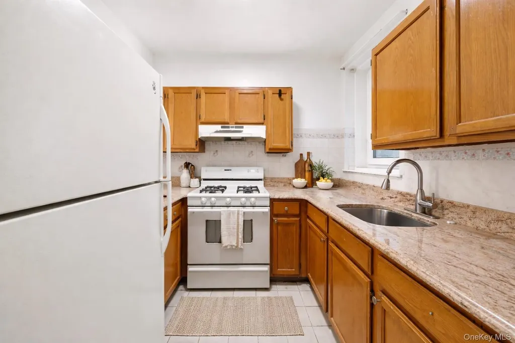 823 Fox Street Bronx NY 10459