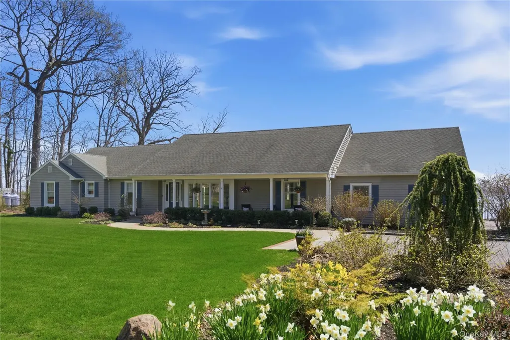 24 Bevin Road Northport NY 11768