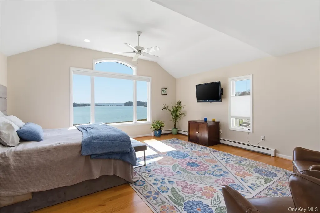 24 Bevin Road Northport NY 11768