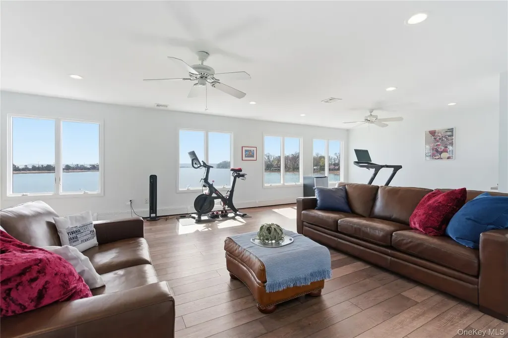 24 Bevin Road Northport NY 11768