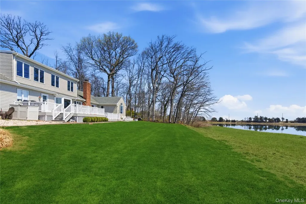24 Bevin Road Northport NY 11768