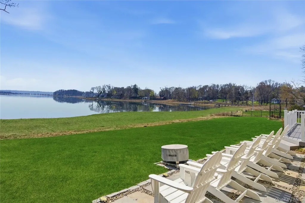 24 Bevin Road Northport NY 11768