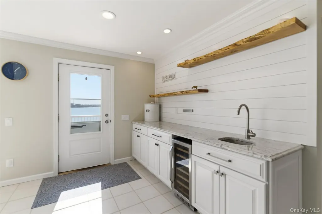 24 Bevin Road Northport NY 11768
