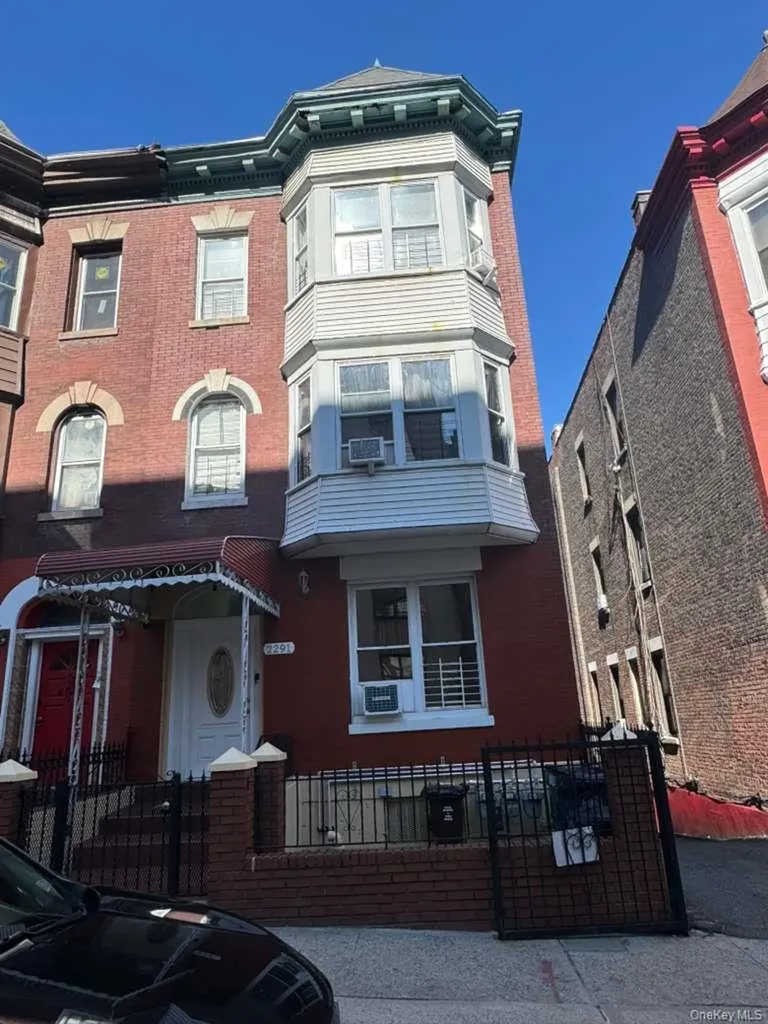 2291 Loring Place N Bronx NY 10468