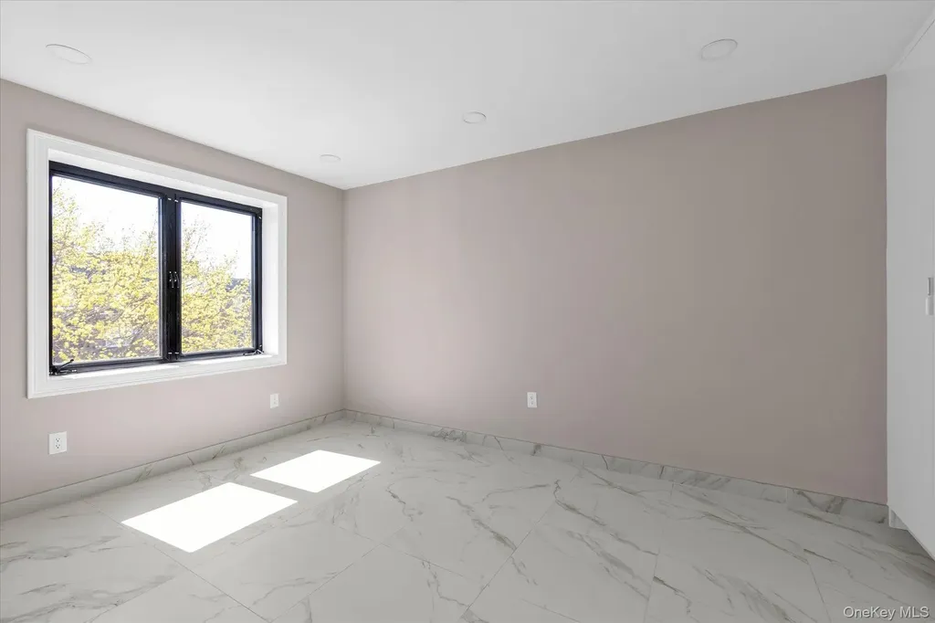 15027 78th Avenue Flushing NY 11367