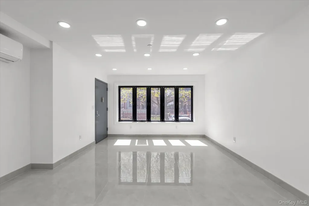 15027 78th Avenue Flushing NY 11367