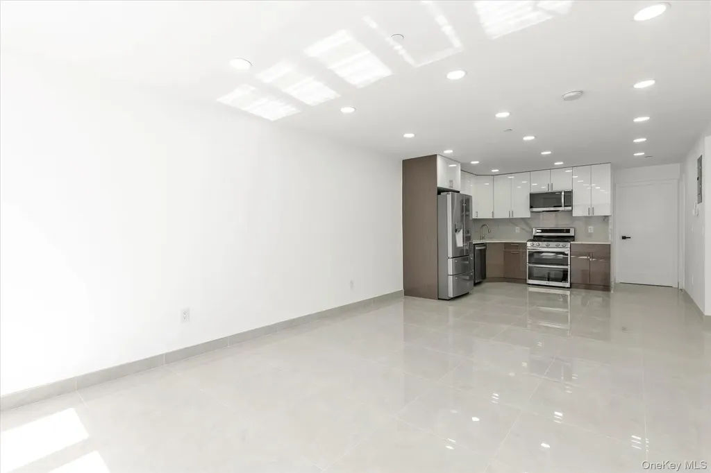 15027 78th Avenue Flushing NY 11367