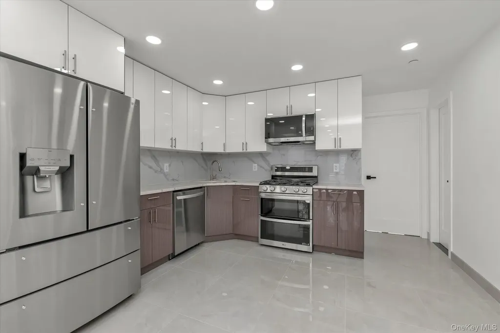 15027 78th Avenue Flushing NY 11367