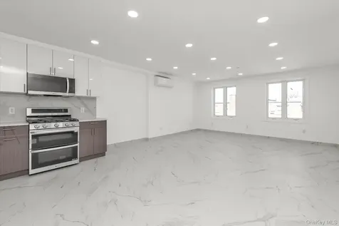 15027 78th Avenue Flushing NY 11367