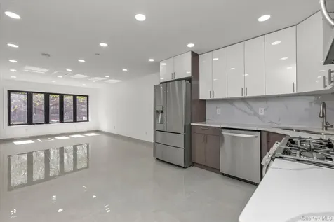 15027 78th Avenue Flushing NY 11367
