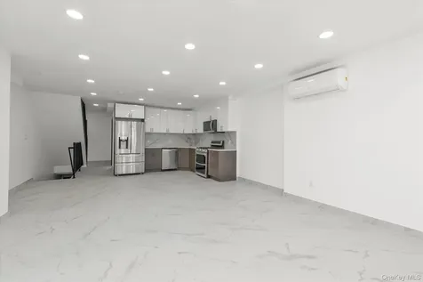 15027 78th Avenue Flushing NY 11367