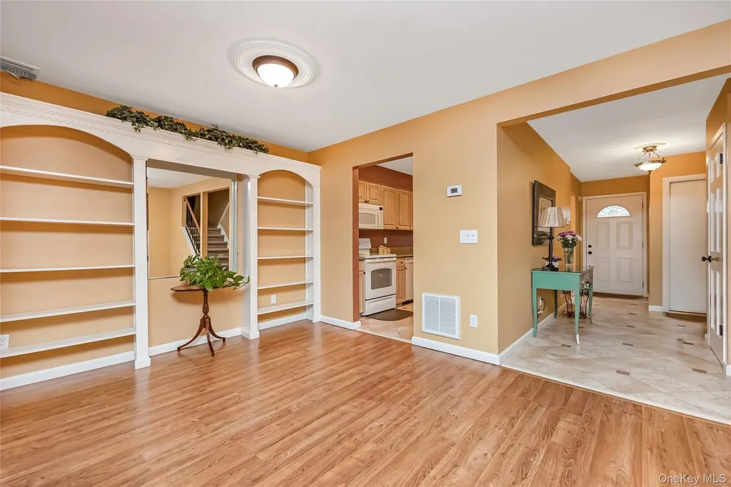 17 Jeremy Circle Nesconset NY 11767