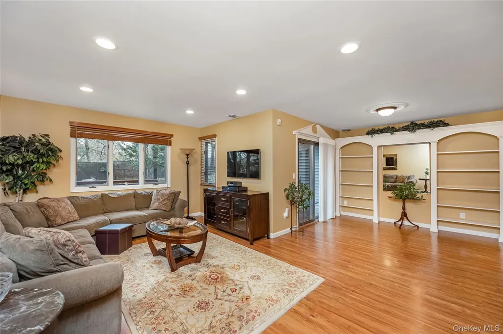 17 Jeremy Circle Nesconset NY 11767