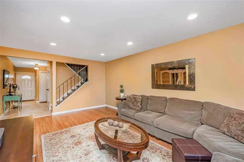 17 Jeremy Circle Nesconset NY 11767