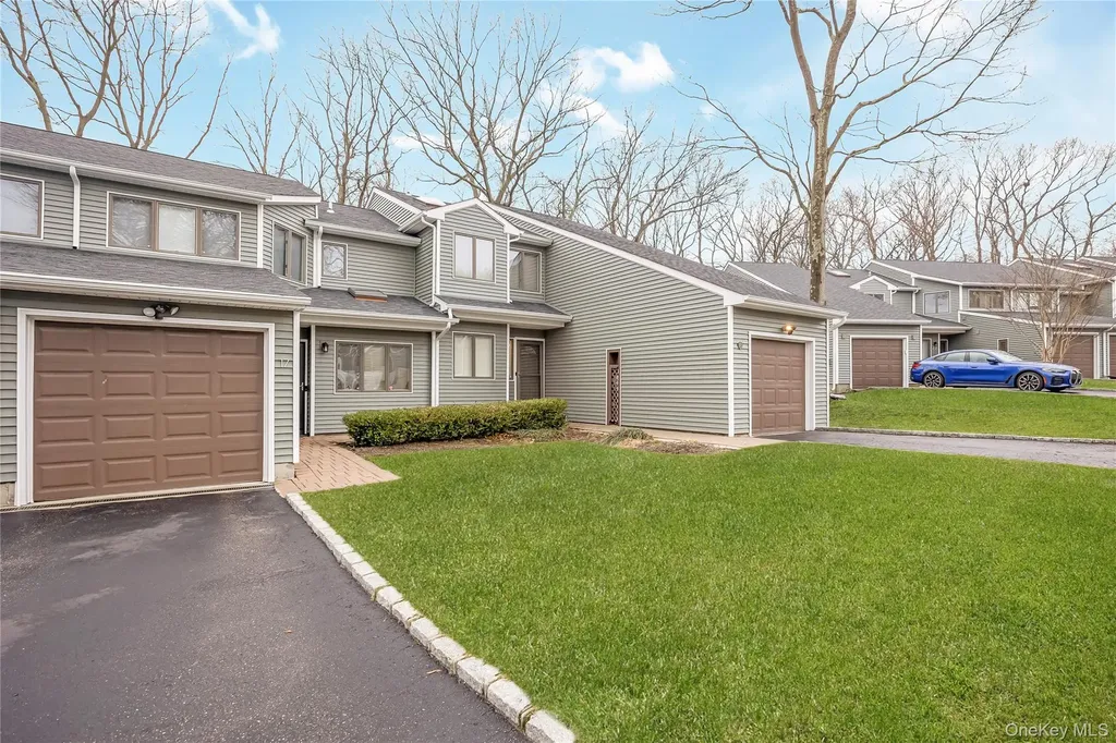 17 Jeremy Circle Nesconset NY 11767