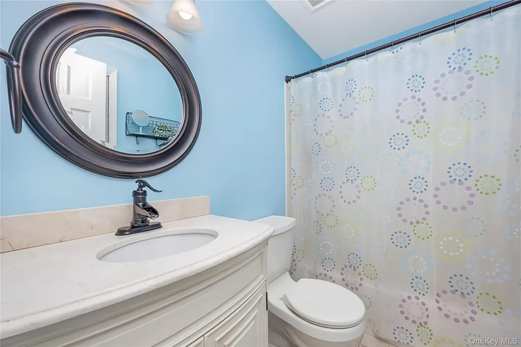 17 Jeremy Circle Nesconset NY 11767