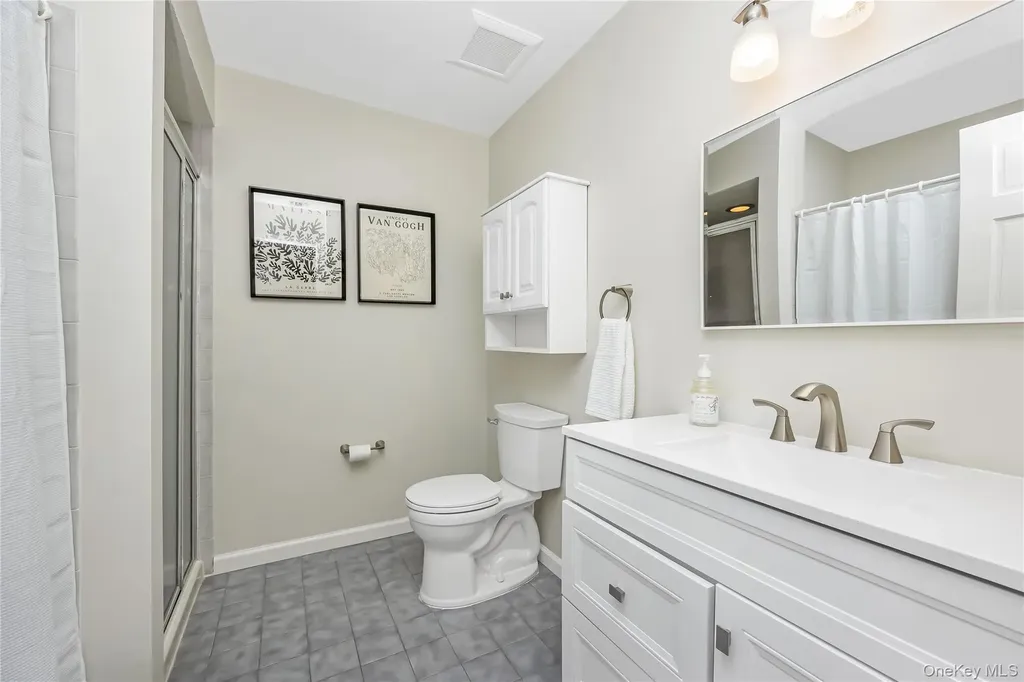 17 Jeremy Circle Nesconset NY 11767