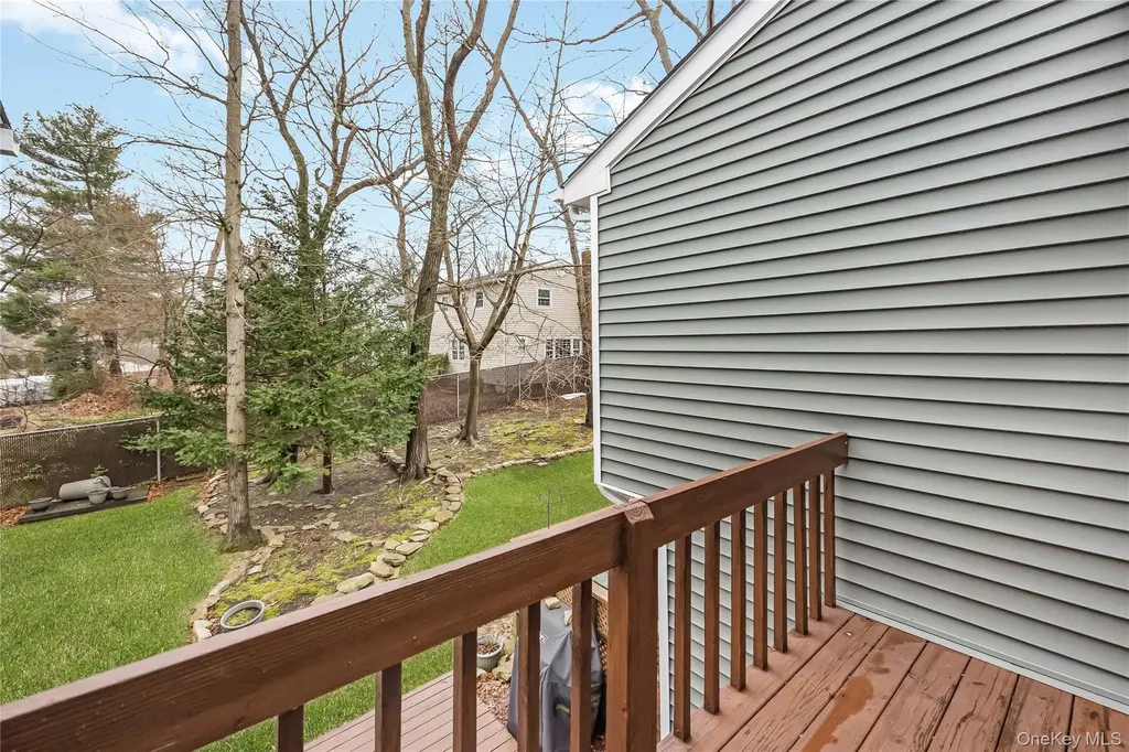 17 Jeremy Circle Nesconset NY 11767