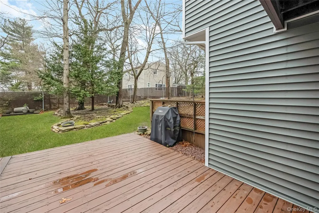 17 Jeremy Circle Nesconset NY 11767