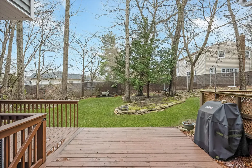 17 Jeremy Circle Nesconset NY 11767