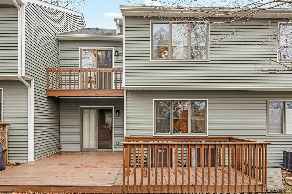 17 Jeremy Circle Nesconset NY 11767