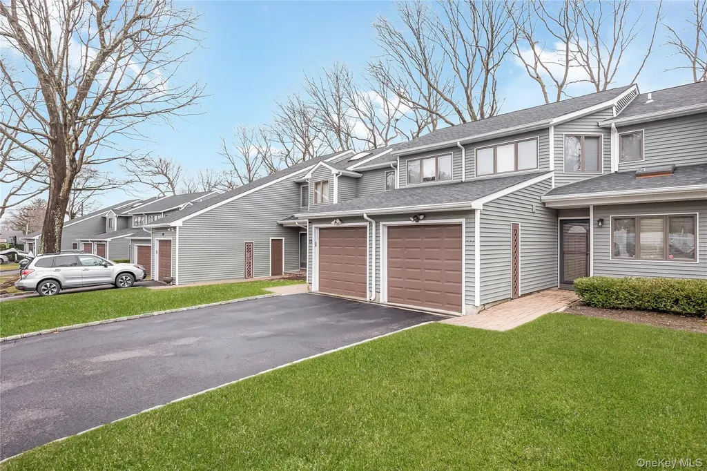 17 Jeremy Circle Nesconset NY 11767