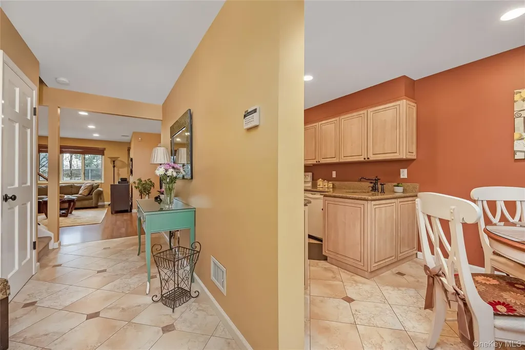 17 Jeremy Circle Nesconset NY 11767