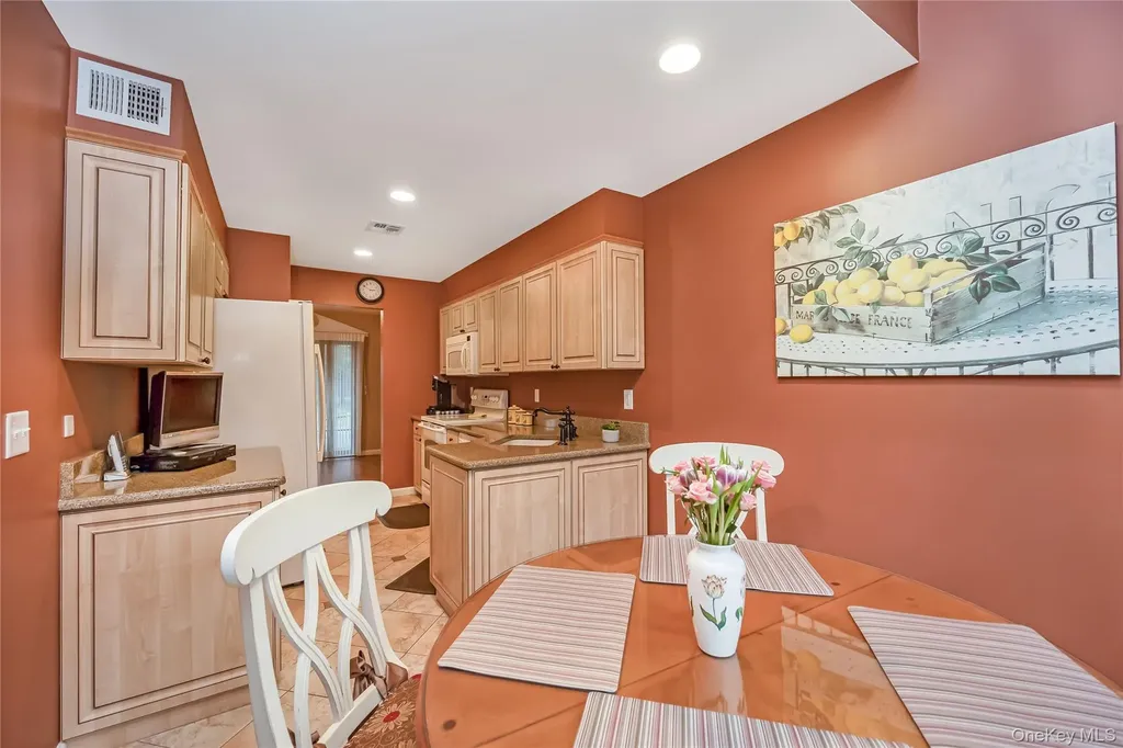 17 Jeremy Circle Nesconset NY 11767