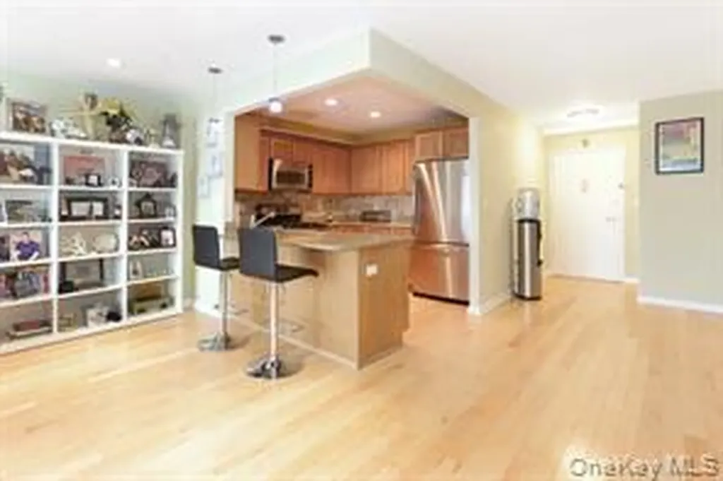 600 Clarence Avenue Bronx NY 10465