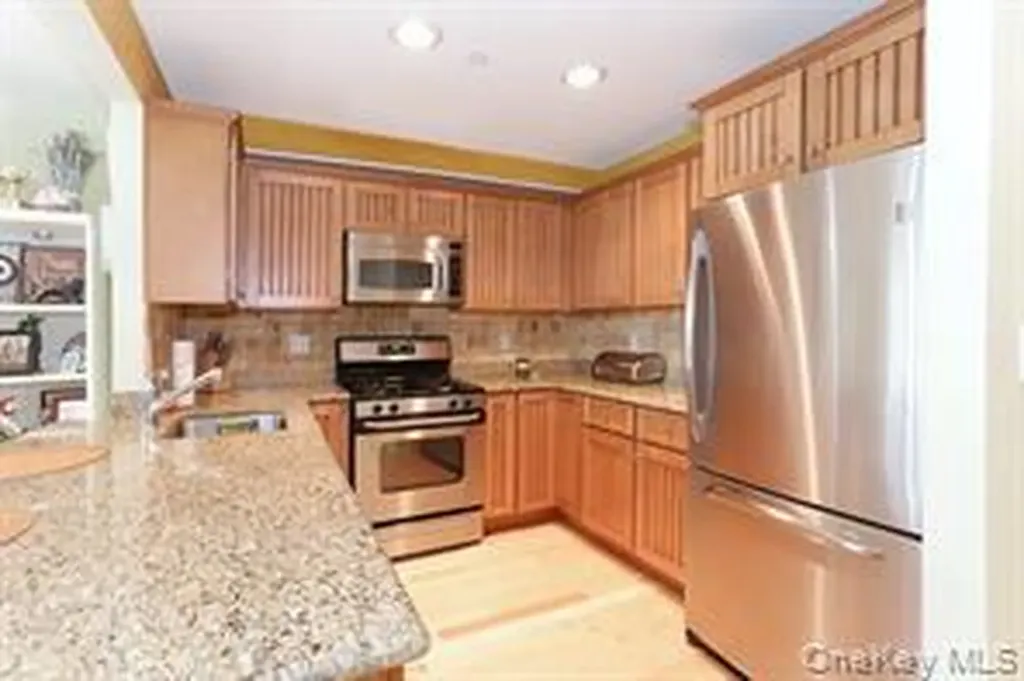 600 Clarence Avenue Bronx NY 10465