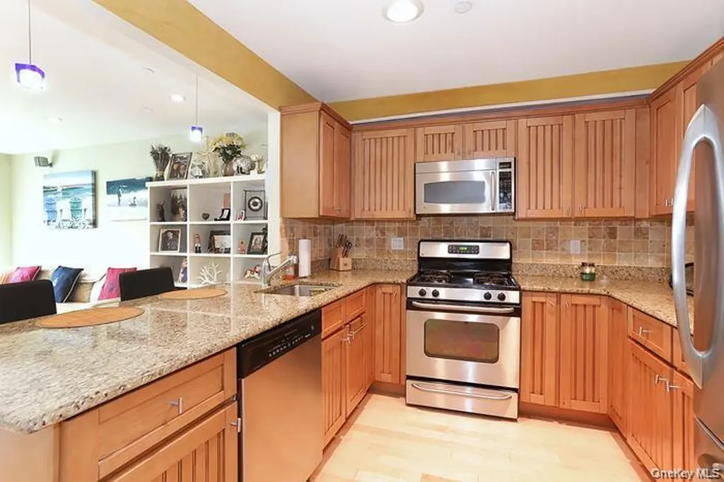 600 Clarence Avenue Bronx NY 10465