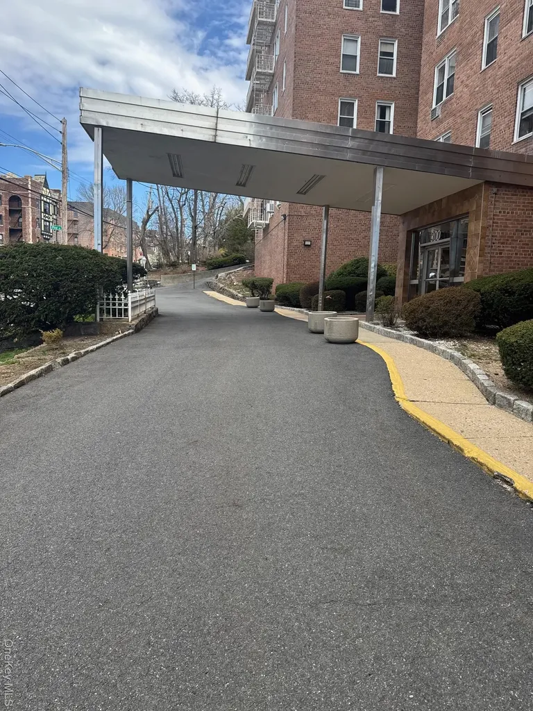 300 North Broadway Yonkers NY 10701