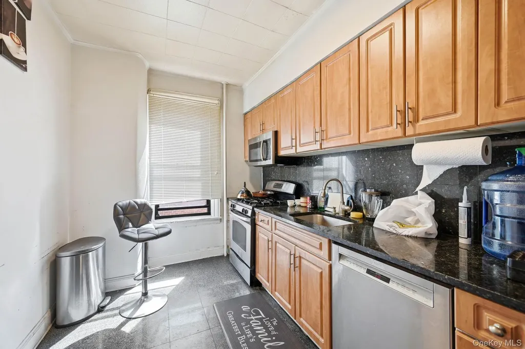 3018 Paulding Avenue Bronx NY 10469