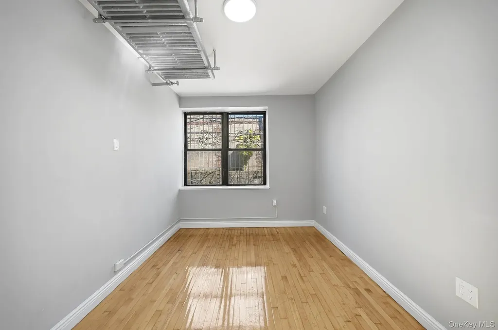 3018 Paulding Avenue Bronx NY 10469