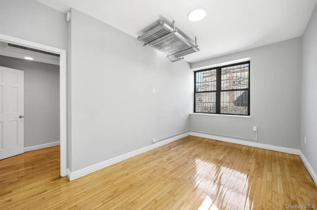 3018 Paulding Avenue Bronx NY 10469