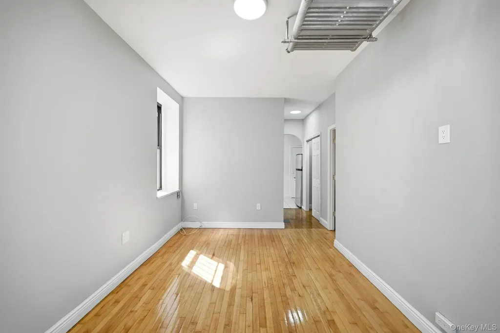 3018 Paulding Avenue Bronx NY 10469