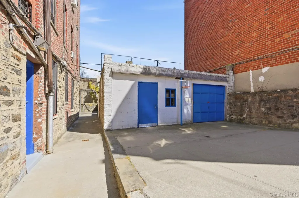 3018 Paulding Avenue Bronx NY 10469