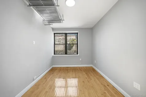 3018 Paulding Avenue Bronx NY 10469