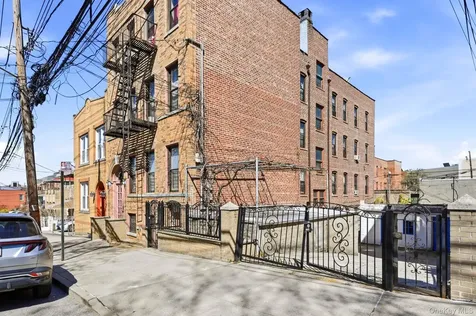 3018 Paulding Avenue Bronx NY 10469