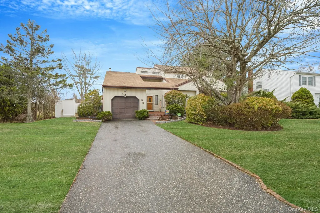 99 Rustic Avenue Medford NY 11763
