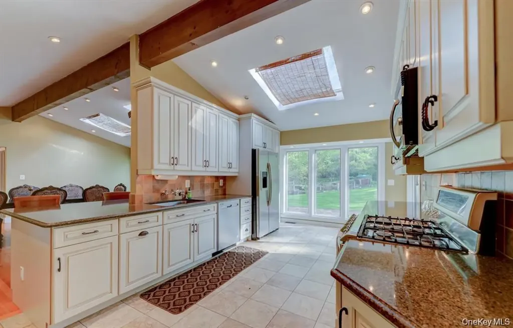 20 Cherry Lane Syosset NY 11791
