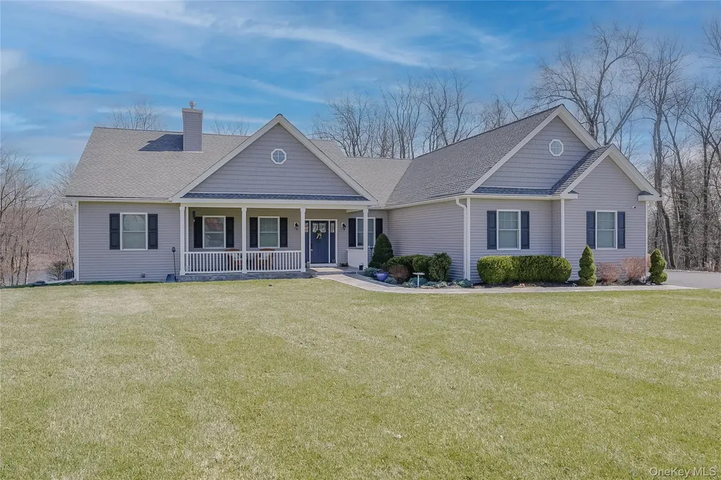 23 Swan Hollow New Windsor NY 12553