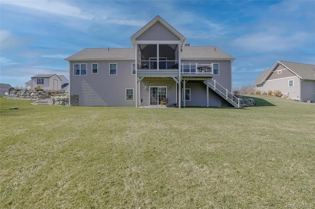 23 Swan Hollow New Windsor NY 12553