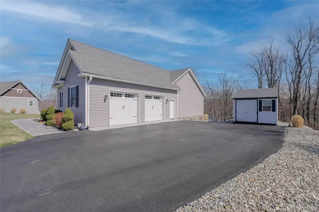 23 Swan Hollow New Windsor NY 12553