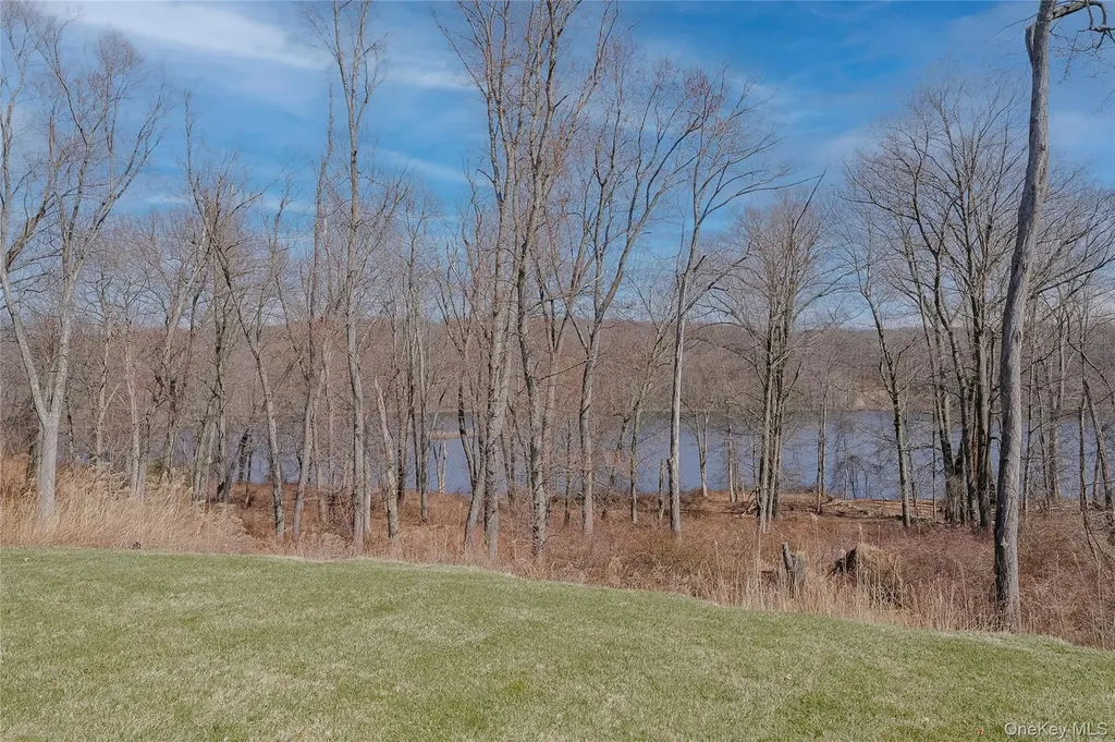 23 Swan Hollow New Windsor NY 12553