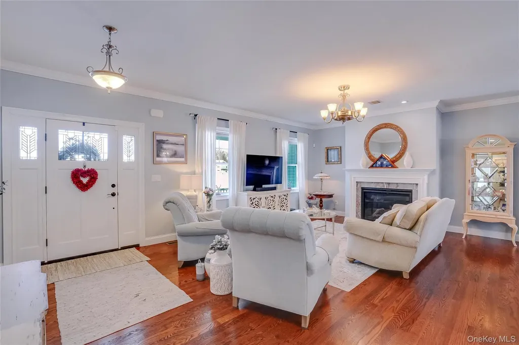 23 Swan Hollow New Windsor NY 12553