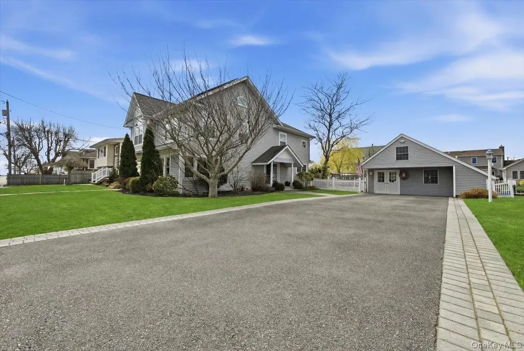 114 Araca Road Babylon NY 11702