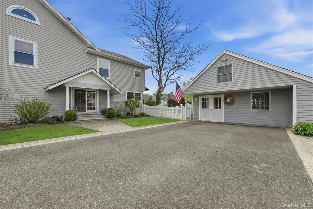 114 Araca Road Babylon NY 11702
