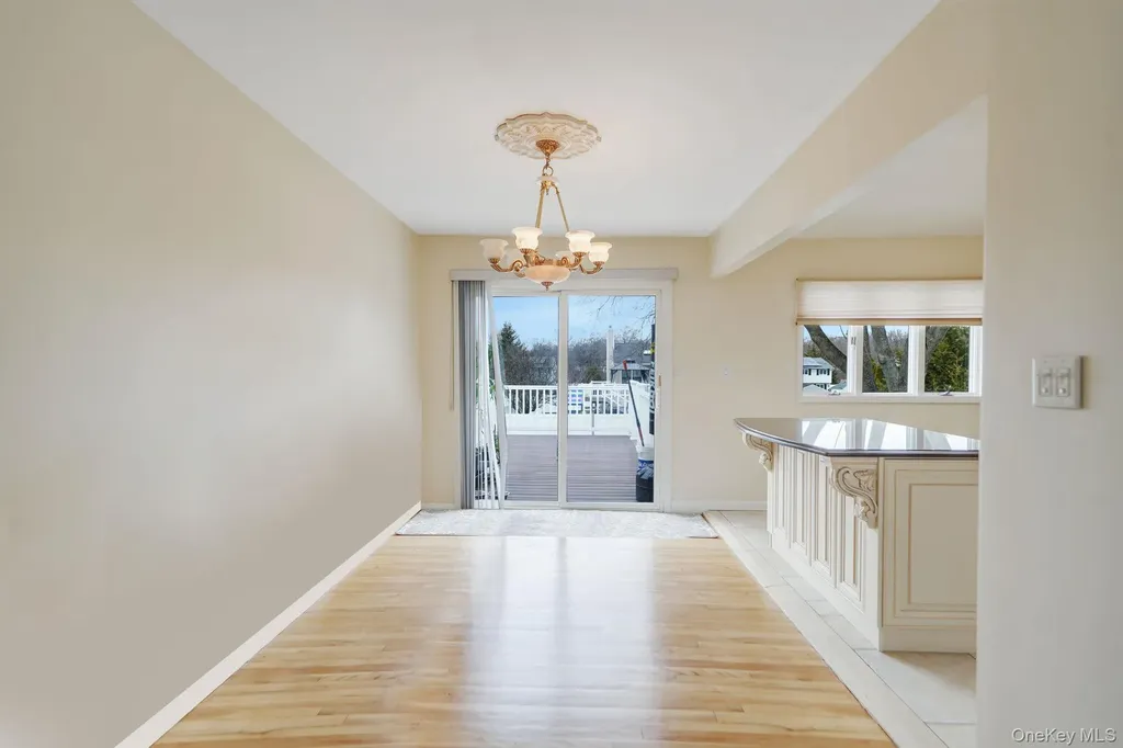 70 Boulevard Avenue West Islip NY 11795