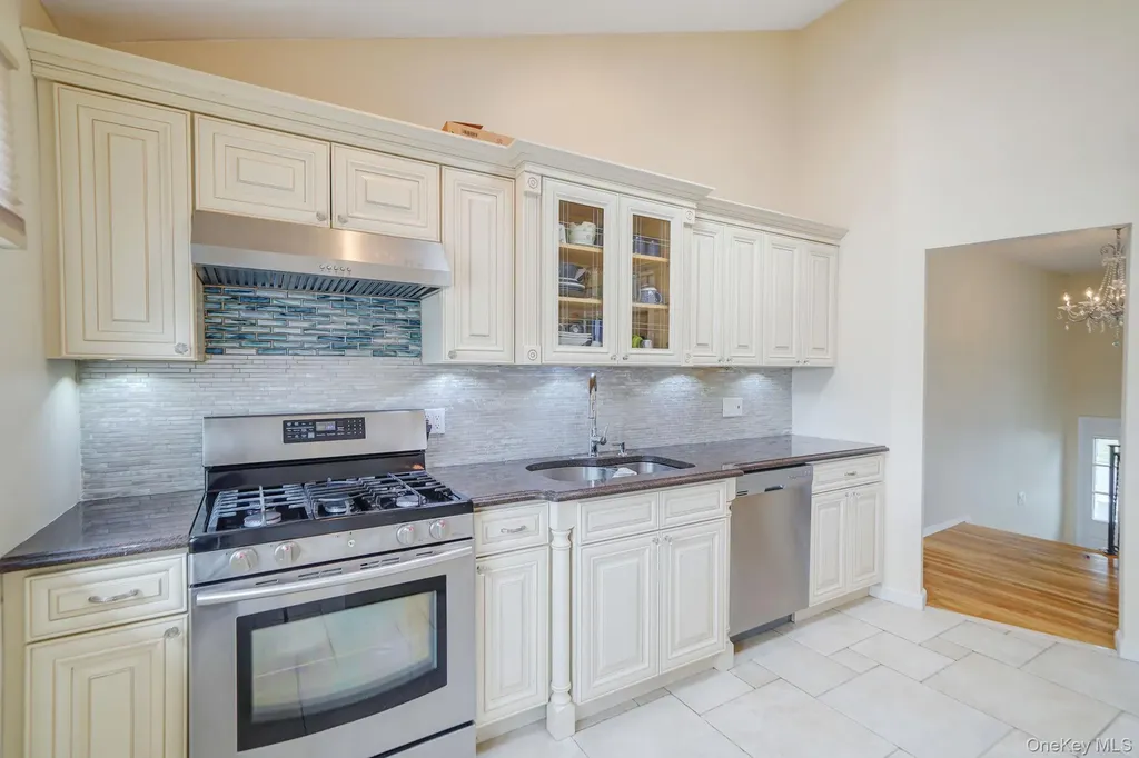70 Boulevard Avenue West Islip NY 11795